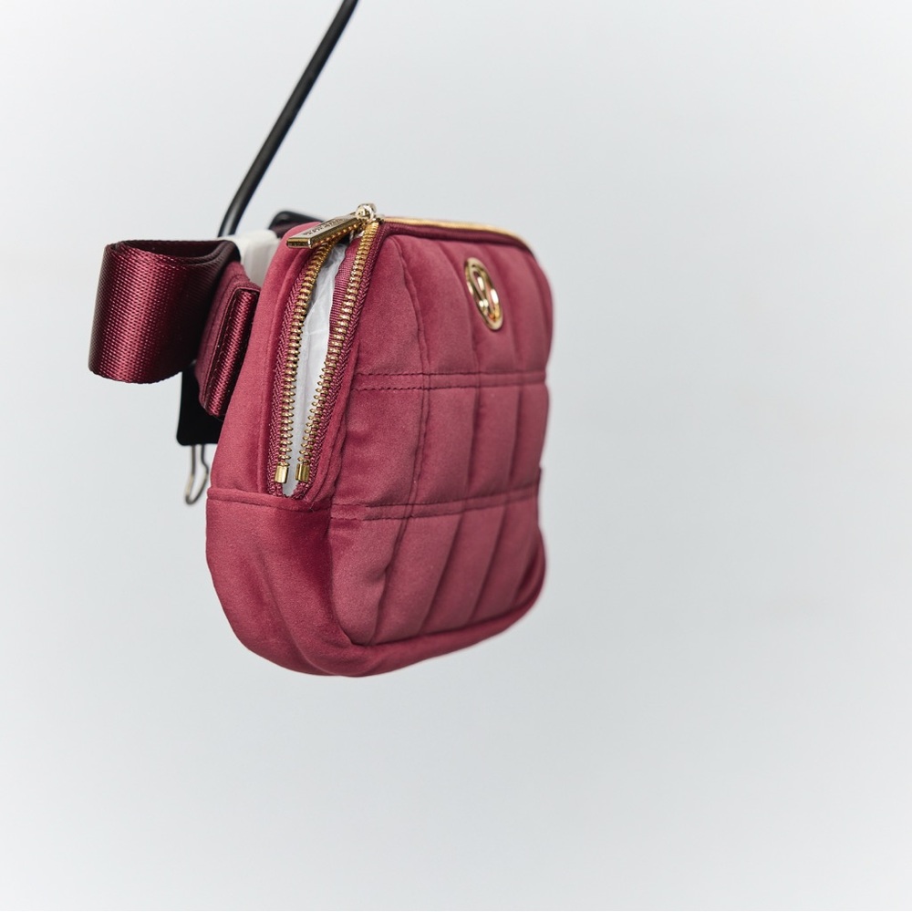 Lululemon Velour Belt Bag Burgundy NWT - Picture 4 of 10